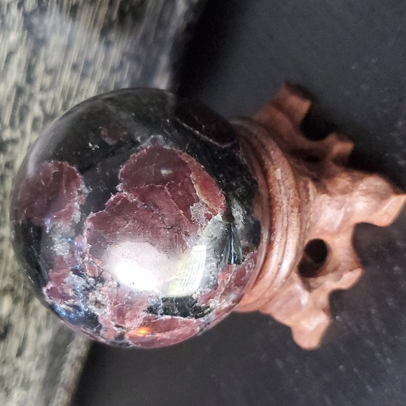 Garnet in Arfvedsonite Sphere - Picture 4 of 5